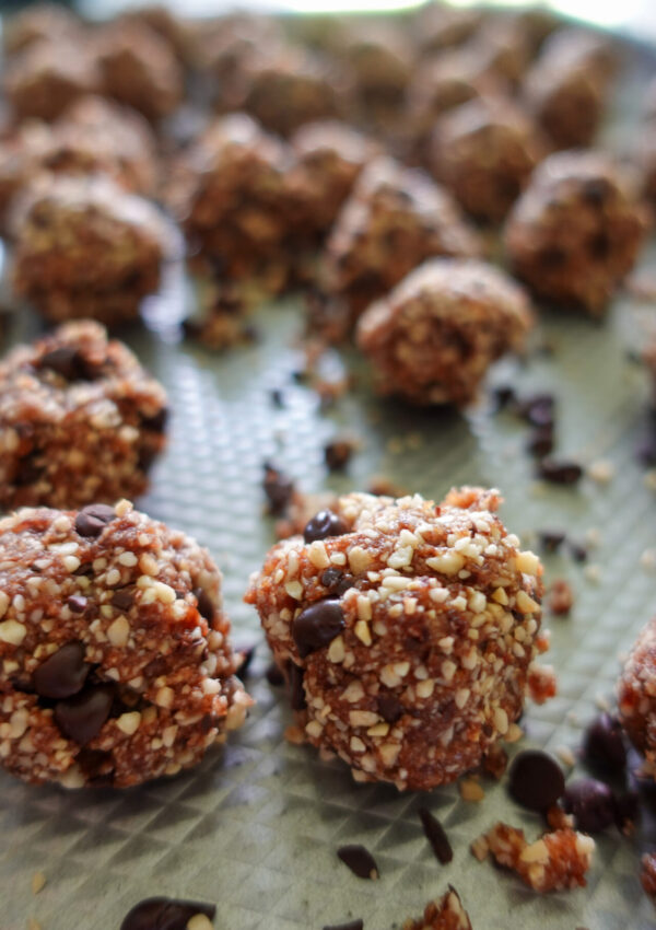 Chocolately Date Balls